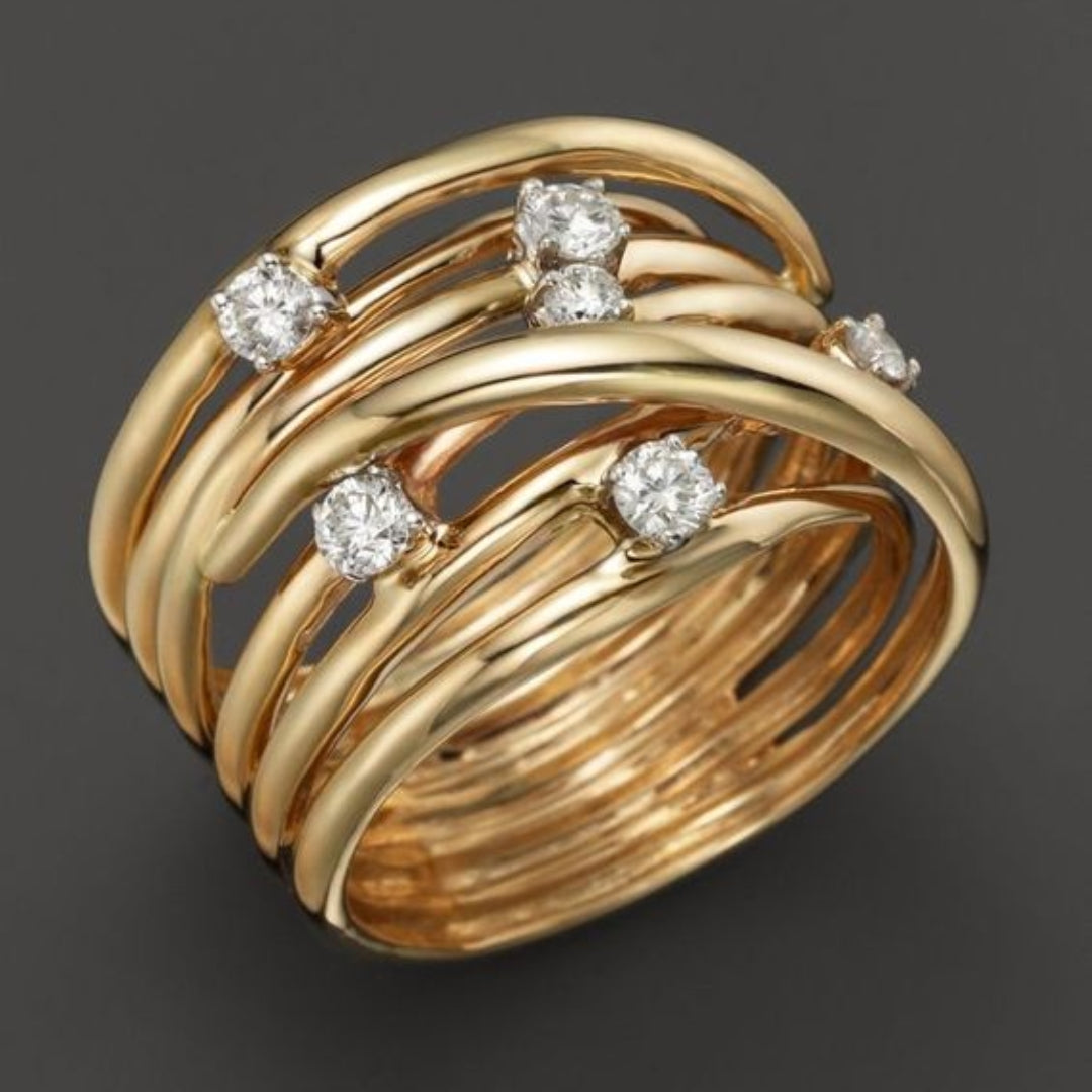 Feiner Ring mit Zirkonias in Gold