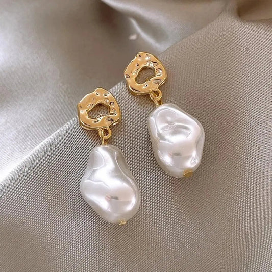 Boho-Perlenohrringe in Gold