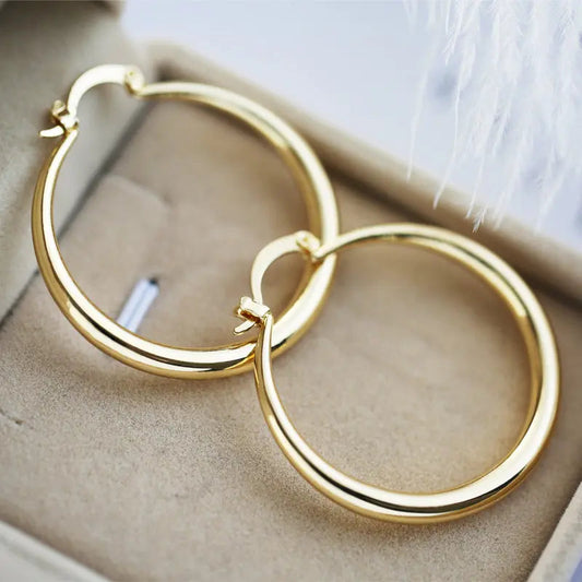 Goldene Creolen