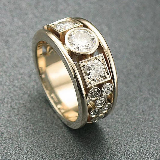 Vintage-Ring mit Zirkonias in Gold